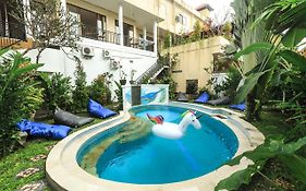 Hotel La Costa Central